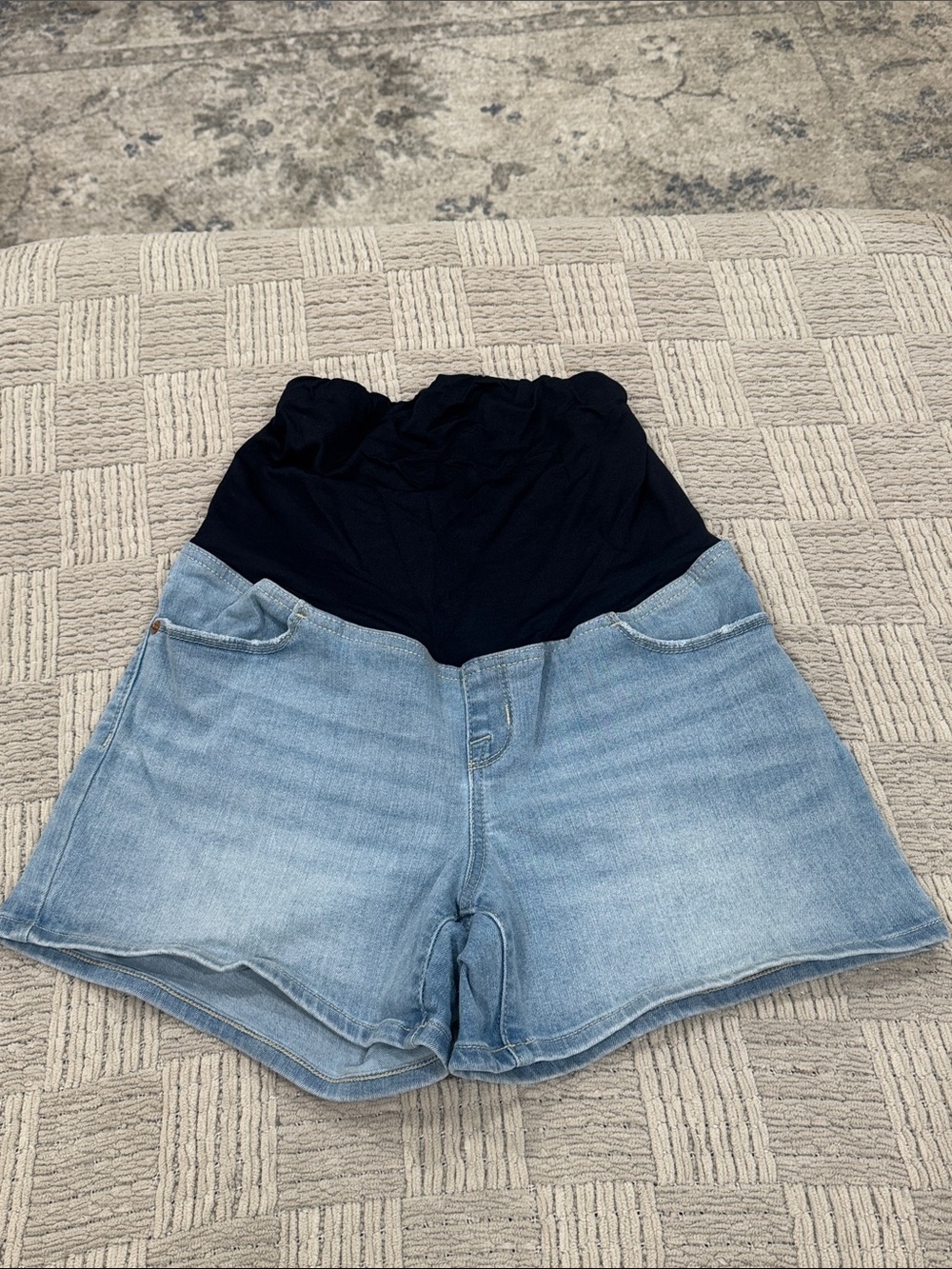 Isabel by Ingrid & Isabel Maternity Jean Shorts with Stretch Waistband Size 8